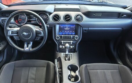 Ford Mustang VI рестайлинг, 2020 год, 2 999 000 рублей, 6 фотография