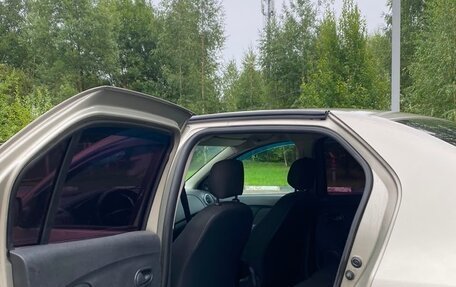 Renault Logan II, 2014 год, 400 000 рублей, 9 фотография