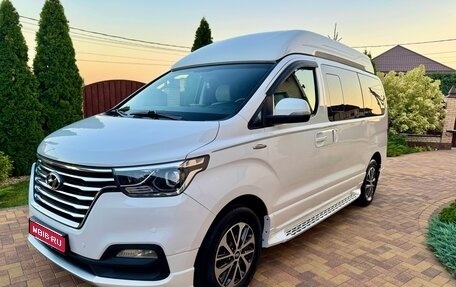 Hyundai Grand Starex Grand Starex I рестайлинг 2, 2019 год, 3 950 000 рублей, 1 фотография