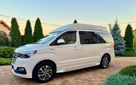 Hyundai Grand Starex Grand Starex I рестайлинг 2, 2019 год, 3 950 000 рублей, 2 фотография