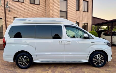 Hyundai Grand Starex Grand Starex I рестайлинг 2, 2019 год, 3 950 000 рублей, 8 фотография