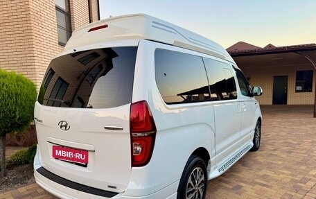 Hyundai Grand Starex Grand Starex I рестайлинг 2, 2019 год, 3 950 000 рублей, 7 фотография