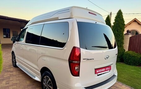 Hyundai Grand Starex Grand Starex I рестайлинг 2, 2019 год, 3 950 000 рублей, 5 фотография