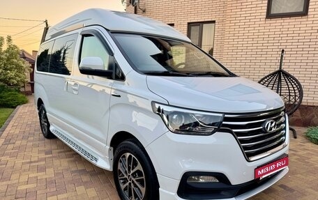 Hyundai Grand Starex Grand Starex I рестайлинг 2, 2019 год, 3 950 000 рублей, 4 фотография