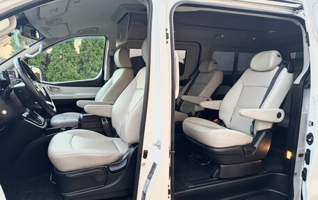 Hyundai Grand Starex Grand Starex I рестайлинг 2, 2019 год, 3 950 000 рублей, 22 фотография