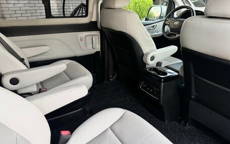 Hyundai Grand Starex Grand Starex I рестайлинг 2, 2019 год, 3 950 000 рублей, 30 фотография