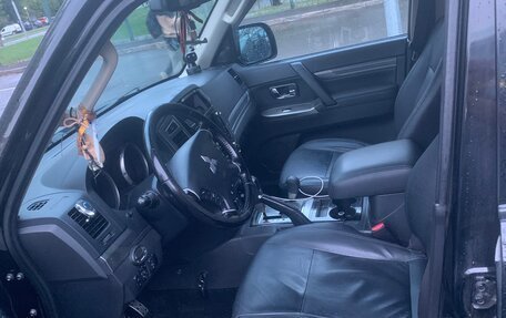 Mitsubishi Pajero IV, 2014 год, 2 850 000 рублей, 2 фотография