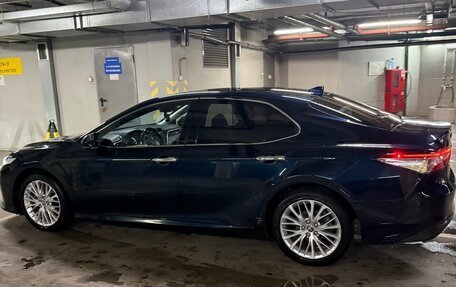 Toyota Camry, 2018 год, 2 650 000 рублей, 4 фотография