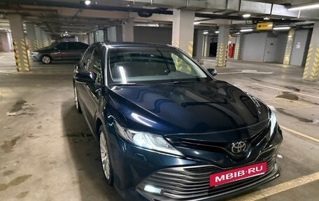 Toyota Camry, 2018 год, 2 650 000 рублей, 2 фотография