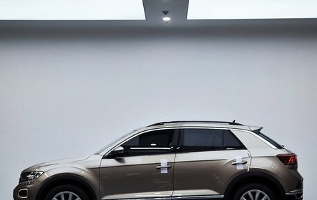 Volkswagen T-Roc I, 2021 год, 1 850 000 рублей, 3 фотография