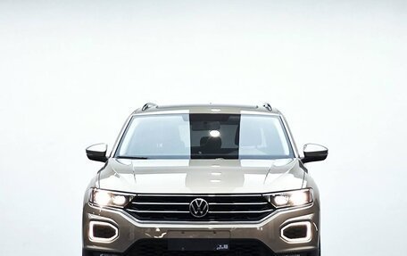 Volkswagen T-Roc I, 2021 год, 1 850 000 рублей, 2 фотография