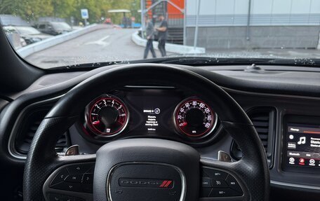 Dodge Challenger III рестайлинг 2, 2018 год, 4 100 000 рублей, 9 фотография