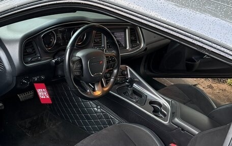 Dodge Challenger III рестайлинг 2, 2018 год, 4 100 000 рублей, 12 фотография