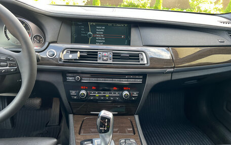 BMW 7 серия, 2012 год, 2 300 000 рублей, 10 фотография