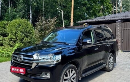 Toyota Land Cruiser 200, 2016 год, 5 700 000 рублей, 2 фотография