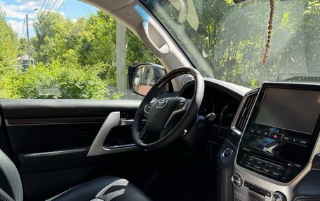 Toyota Land Cruiser 200, 2016 год, 5 700 000 рублей, 19 фотография