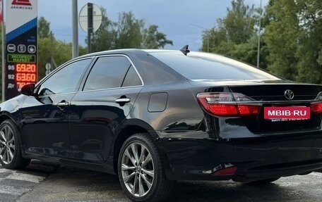 Toyota Camry, 2016 год, 1 900 000 рублей, 6 фотография
