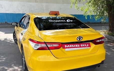 Toyota Camry, 2021 год, 1 650 000 рублей, 4 фотография