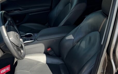 Toyota Camry, 2020 год, 3 150 000 рублей, 10 фотография