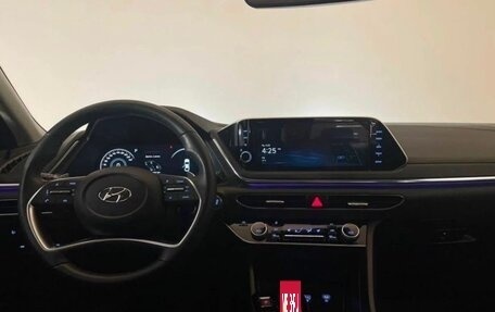 Hyundai Sonata VIII, 2021 год, 2 600 000 рублей, 9 фотография