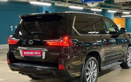 Lexus LX III, 2017 год, 6 050 000 рублей, 4 фотография