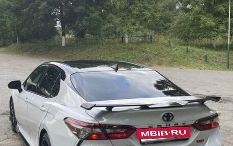 Toyota Camry, 2021 год, 3 000 000 рублей, 2 фотография