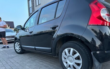 Renault Sandero I, 2013 год, 390 000 рублей, 2 фотография