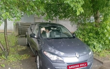 Renault Megane III, 2011 год, 600 000 рублей, 2 фотография