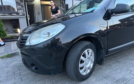 Renault Sandero I, 2013 год, 390 000 рублей, 4 фотография