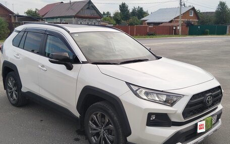 Toyota RAV4, 2023 год, 3 450 000 рублей, 3 фотография