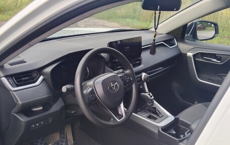 Toyota RAV4, 2023 год, 3 450 000 рублей, 10 фотография