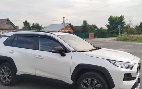 Toyota RAV4, 2023 год, 3 450 000 рублей, 6 фотография