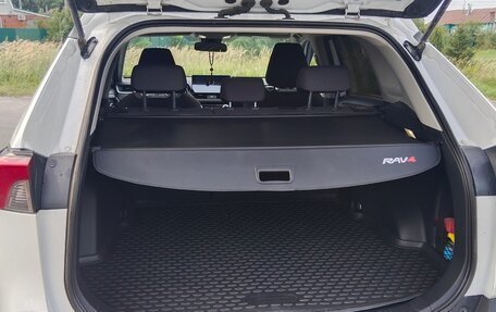 Toyota RAV4, 2023 год, 3 450 000 рублей, 9 фотография