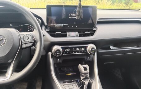 Toyota RAV4, 2023 год, 3 450 000 рублей, 7 фотография