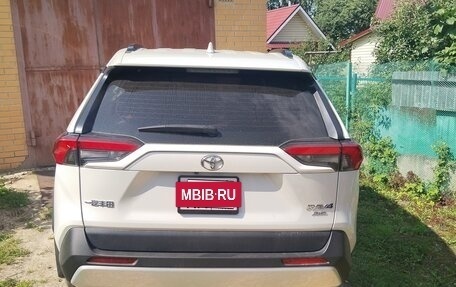 Toyota RAV4, 2023 год, 3 450 000 рублей, 12 фотография