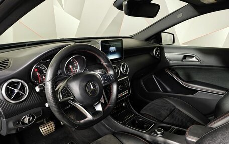 Mercedes-Benz A-Класс, 2016 год, 1 795 000 рублей, 19 фотография