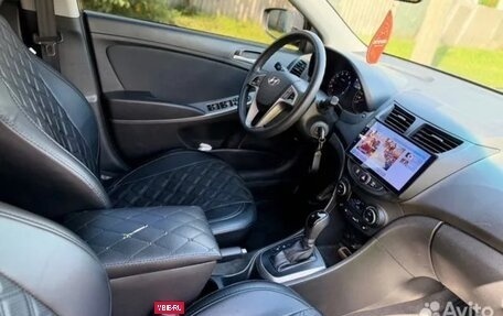 Hyundai Solaris II рестайлинг, 2016 год, 1 000 000 рублей, 12 фотография