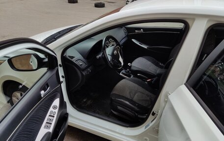 Hyundai Solaris II рестайлинг, 2016 год, 1 050 000 рублей, 6 фотография