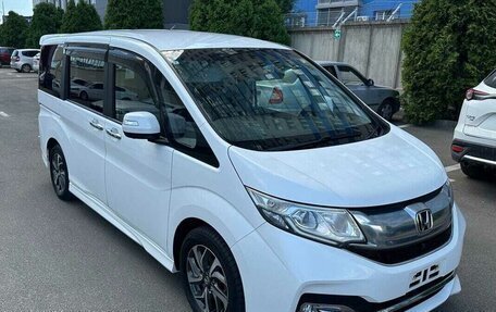 Honda Stepwgn IV, 2016 год, 1 530 000 рублей, 3 фотография