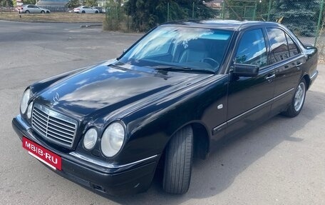 Mercedes-Benz E-Класс, 1999 год, 770 000 рублей, 5 фотография