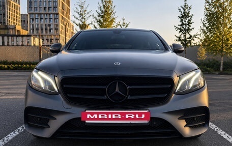Mercedes-Benz E-Класс, 2018 год, 2 745 000 рублей, 2 фотография