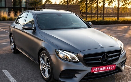 Mercedes-Benz E-Класс, 2018 год, 2 745 000 рублей, 4 фотография