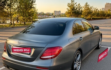 Mercedes-Benz E-Класс, 2018 год, 2 745 000 рублей, 3 фотография