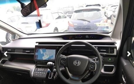 Honda Stepwgn IV, 2021 год, 2 550 000 рублей, 14 фотография