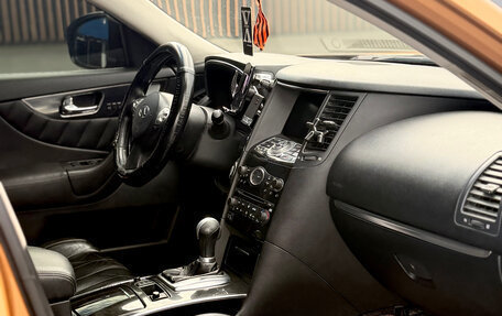 Infiniti FX II, 2008 год, 1 980 000 рублей, 26 фотография