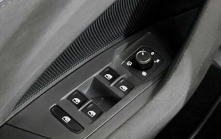 Volkswagen Tiguan, 2024 год, 4 200 000 рублей, 11 фотография