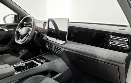 Volkswagen Tiguan, 2024 год, 4 200 000 рублей, 12 фотография