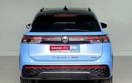 Volkswagen Tiguan, 2024 год, 4 200 000 рублей, 3 фотография