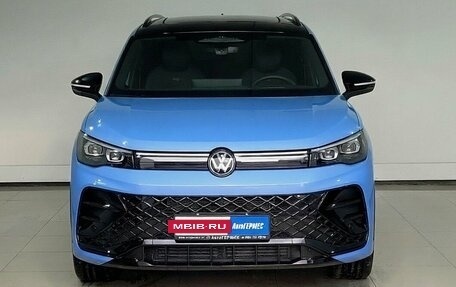 Volkswagen Tiguan, 2024 год, 4 200 000 рублей, 2 фотография