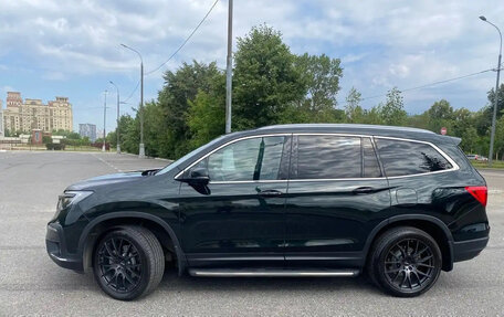 Honda Pilot III рестайлинг, 2018 год, 4 150 000 рублей, 1 фотография